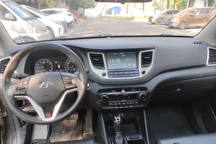 Used Hyundai Tucson 2018 1.6T Dual-Clutch Two-Wheel Drive 15th Anniversary Special Edition