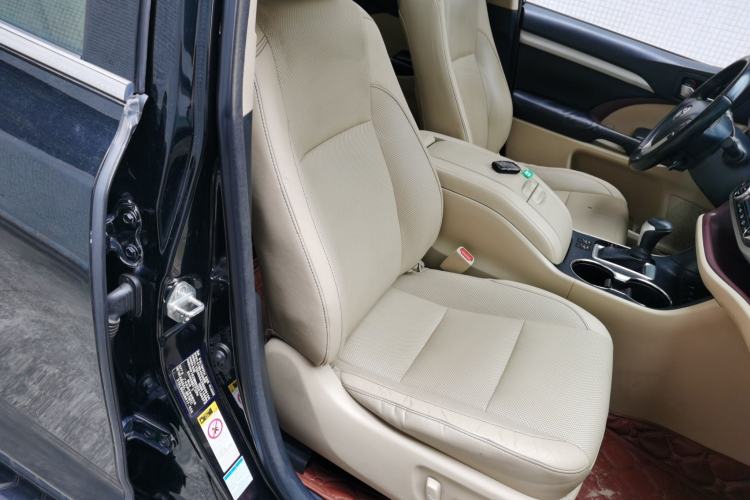 Used Toyota Highlander 2015 2.0T Four-Wheel Drive Luxury Edition 7-Seater Right Front Seat