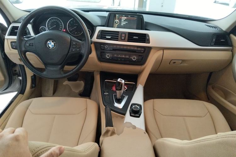 Used BMW 3 Series 2014 320i Active Edition
