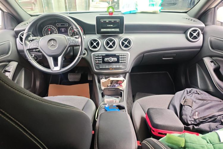 Used Mercedes-Benz A-Class 2015 A 180 Center Console