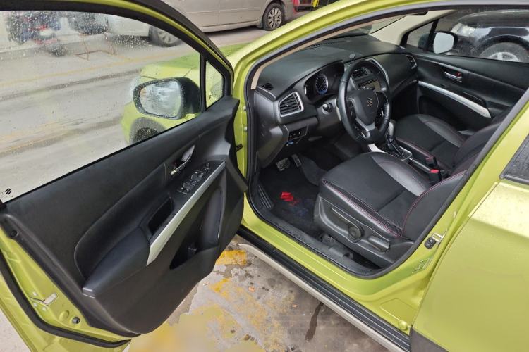 Used Suzuki S-Cross 2014 1.6L CVT Two-Wheel Drive Elite Version Driver Seat