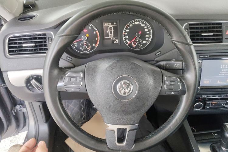 Used Volkswagen Sagitar 2014 1.4TSI Automatic Luxury Model Steering Wheel