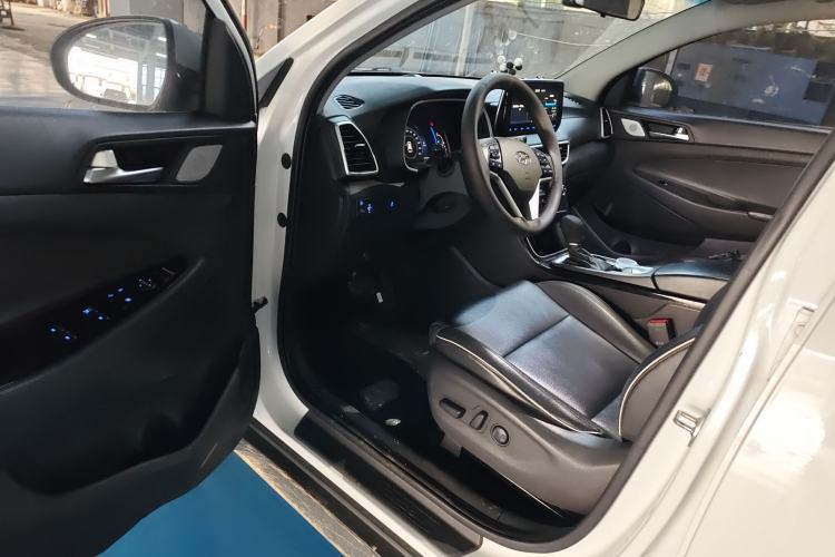 Used Hyundai Tucson 2019 280TGDi Dual-Clutch Two-Wheel Drive Fashion Edition China VI Standard Driver Seat