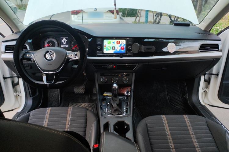 Used Volkswagen Lavida 2019 280TSI DSG Comfort Edition China VI standard Center Console