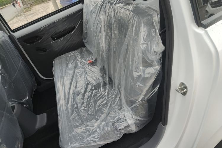 Used Wuling Hongguang New Energy 2024 All-Electric Model 300KM Standard Version Left Rear Seat