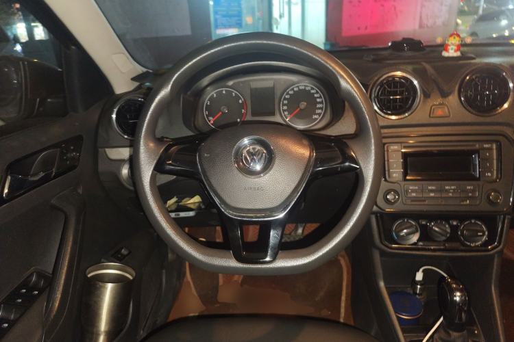 Used Volkswagen Jetta 2017 1.5L Automatic Comfort Model Steering Wheel