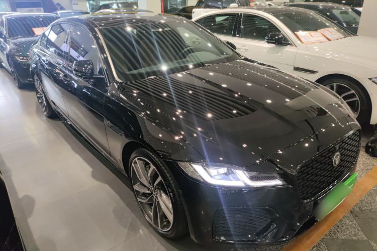 Used Jaguar XFL 2025 Model—2.0T P300, Four-Wheel Drive, 90th Anniversary Collector’s Edition Front Right 45 Deg