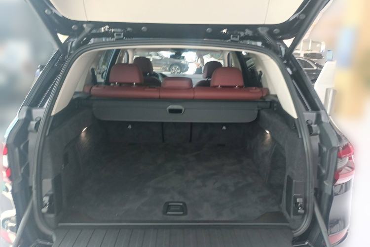 Used BMW X5 2022 xDrive 30Li Luxury M Sport Package
