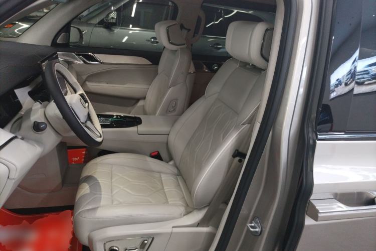 Used Volvo EM90 2025 Ultra Six-Seater