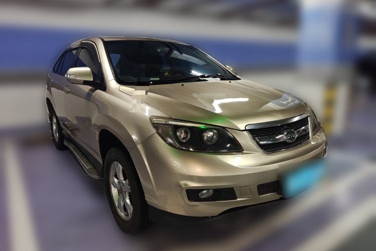 Used BYD S6 2014 1.5TI Manual Luxury 5-Seater Front Right 45 Deg