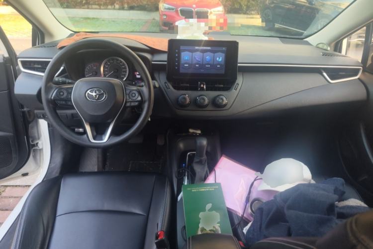 Used Toyota Corolla 2021 1.2T S-CVT Pioneer Edition Center Console