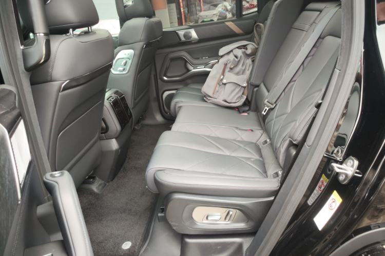 Used Formula Leopard 8 2025 Smart & Brave Flagship Edition 7 Seats
