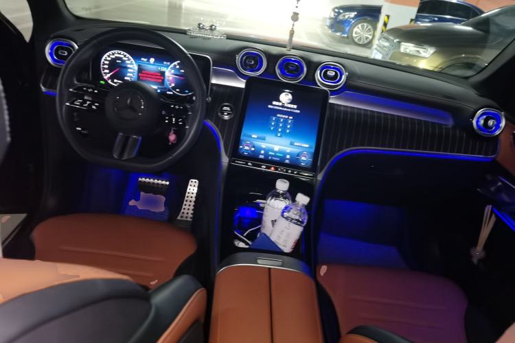 Used Mercedes-Benz GLC Coupe 2024 GLC 300 4MATIC Coupe SUV Center Console