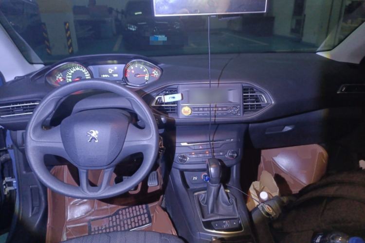 Used Peugeot 308S 2015 1.2T Automatic Shangchi Edition Center Console