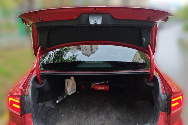 Used Volkswagen Lamando 2015 230TSI DSG Fashion Edition Trunk