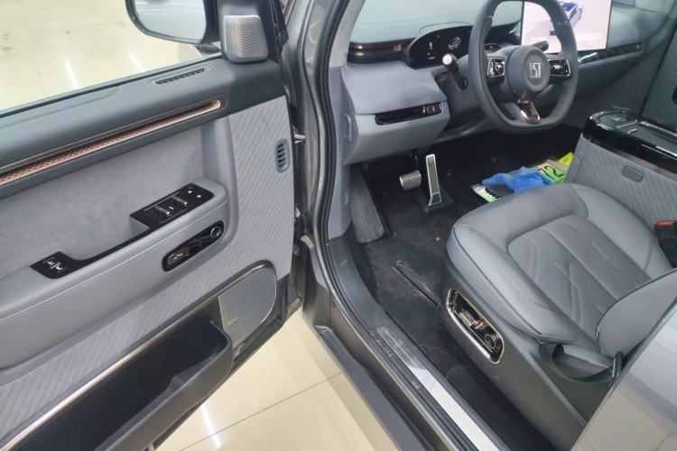 Used Zeekr MIX 2025 Intelligent Driving Version
