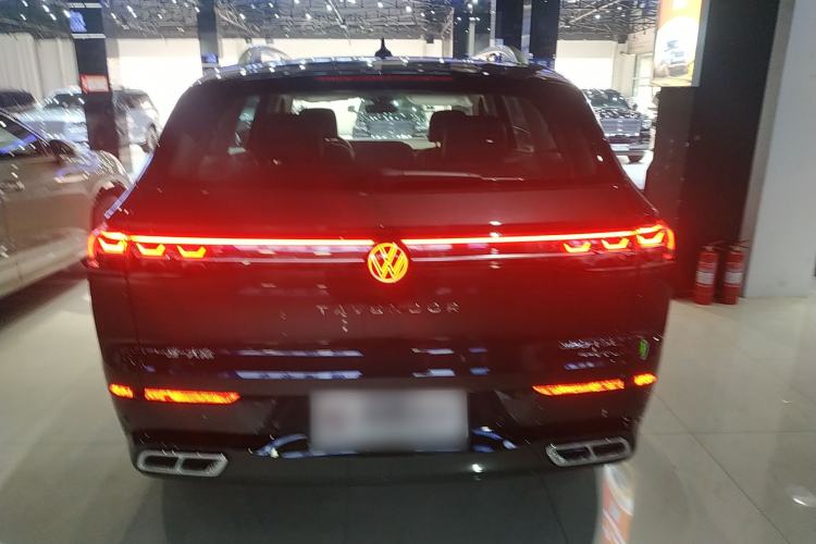 Used Volkswagen Tavendor 2025 Model 380TSI Four-Wheel Drive R-Line Pilgrimage Zhongxiang Edition Rear