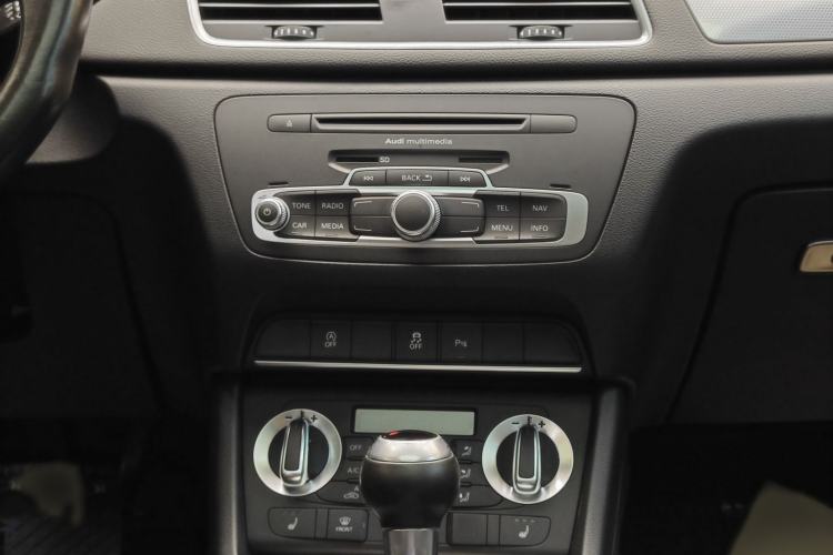 Used Audi Q3 2015 35 TFSI Millionth Anniversary Comfort Model Interior 6