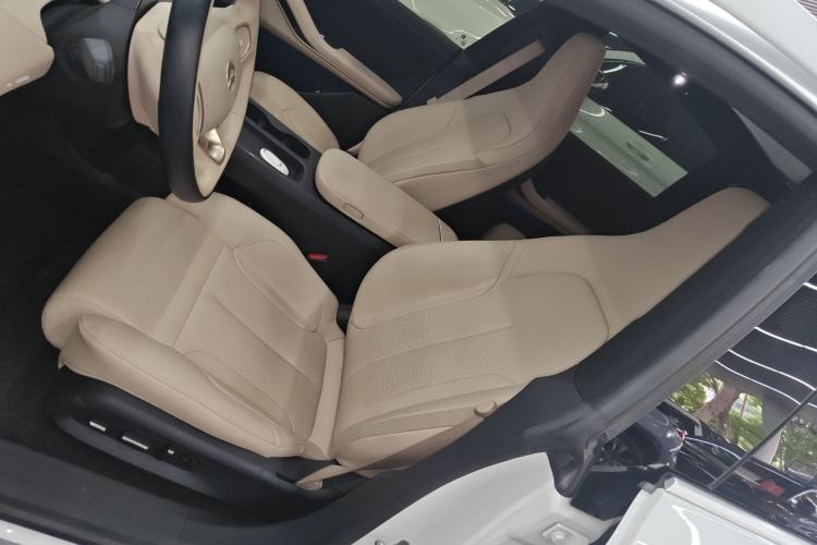 Used Nio ET5 2022 75 kWh Left Front Seat