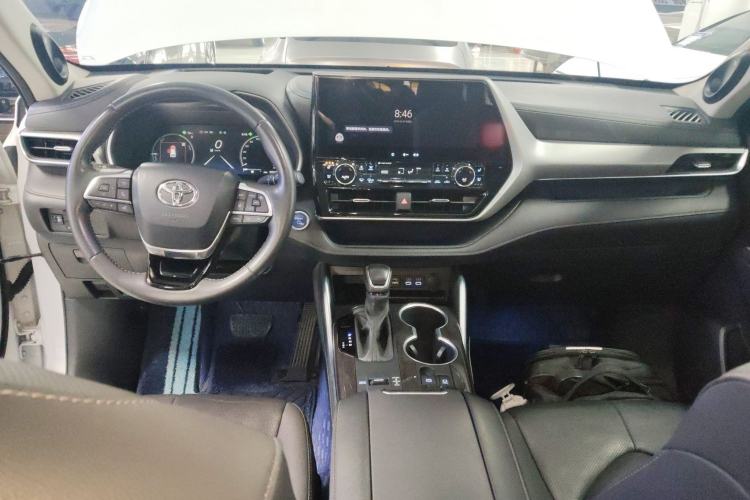 Used Toyota Highlander 2022 Dual-Engine 2.5L Four-Wheel Drive Supreme Edition 7-Seater Center Console