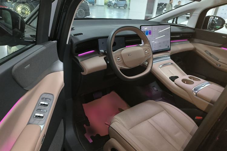 Used XPeng X9 2025 740 Ultra-Long Range Max Driver Seat