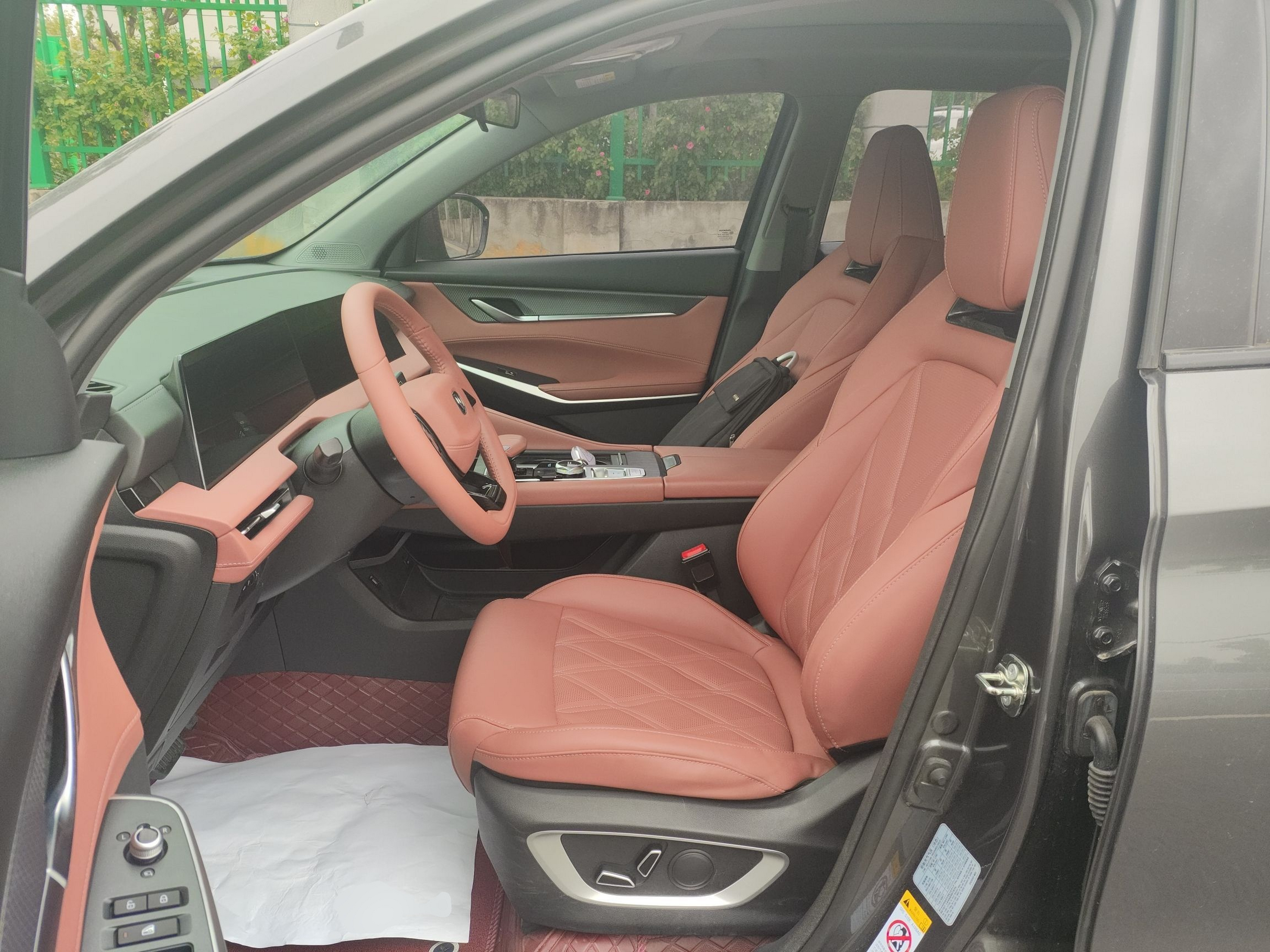 Переднее сиденье в автомобиле