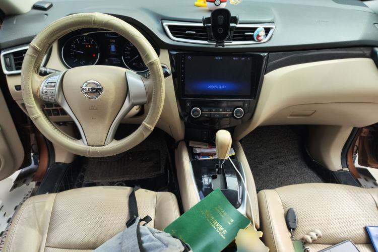 Used Nissan X-Trail 2014 2.5L CVT Leading Edition 4WD
