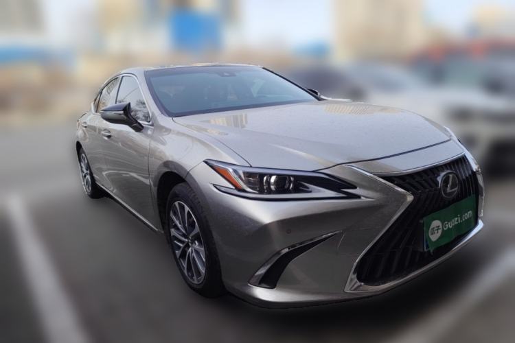 Used Lexus ES 2024 200 Premium Edition Front Right 45 Deg