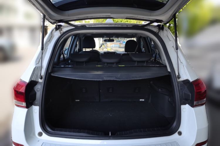 Used Haval H6 2017 Blue Label Sport Edition 1.5T Automatic Two-Wheel Drive Luxury Model Trunk