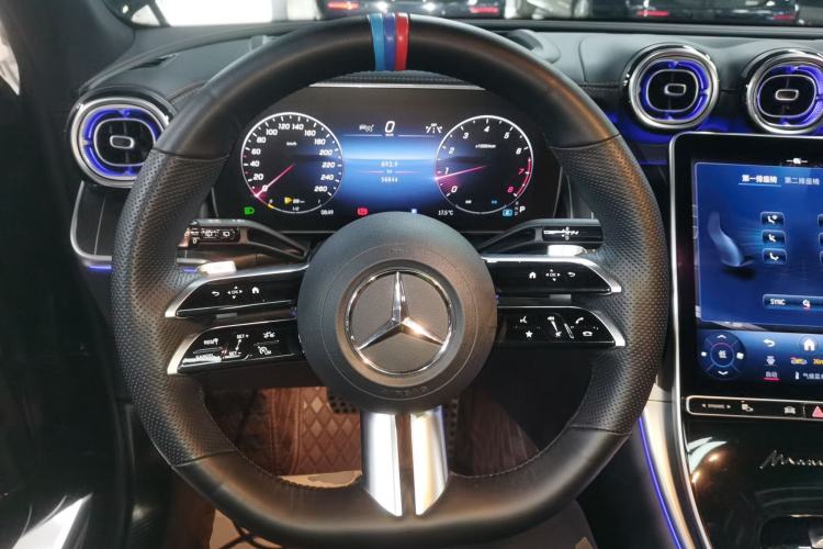 Used Mercedes-Benz GLC 2023 GLC 300 L 4MATIC Luxury 7-Seater Steering Wheel