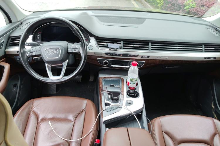 Used Audi Q7 2016 45 TFSI S line Sport Edition Center Console