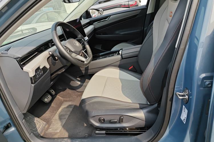 Used Volkswagen ID.7 VIZZION 2024 AIR model Left Front Seat