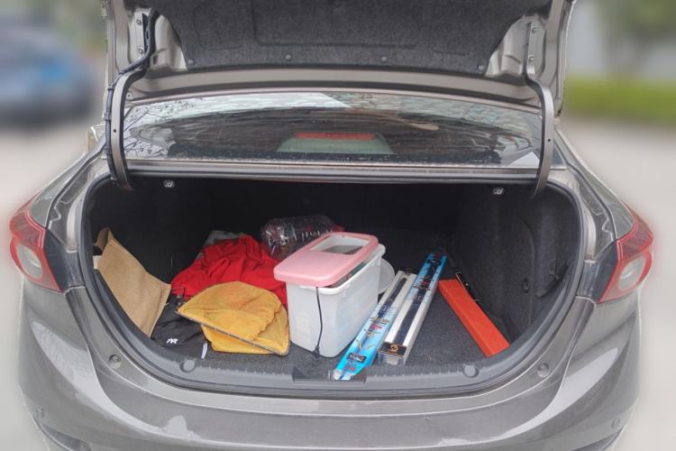 Used Mazda 3 Axela 2014 Sedan 1.5L Manual Comfort Model
