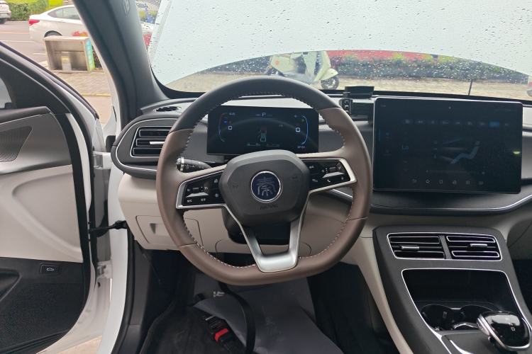 Used BYD Qin PLUS 2024 HONOR Edition DM-i 120KM Beyond Model
