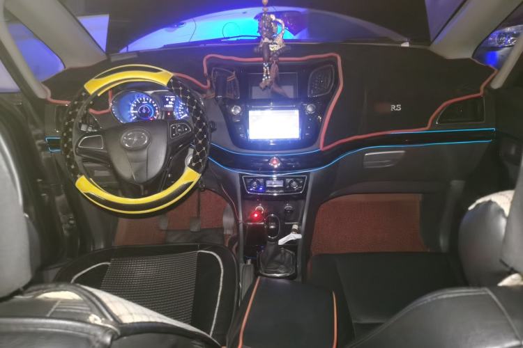 Used JAC Refine M2 2013 1.5L Manual Luxury 5-Seater
