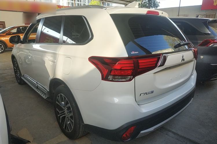 Used Mitsubishi Outlander 2018 2.0L Two-Wheel Drive Glory Edition 5 Seats