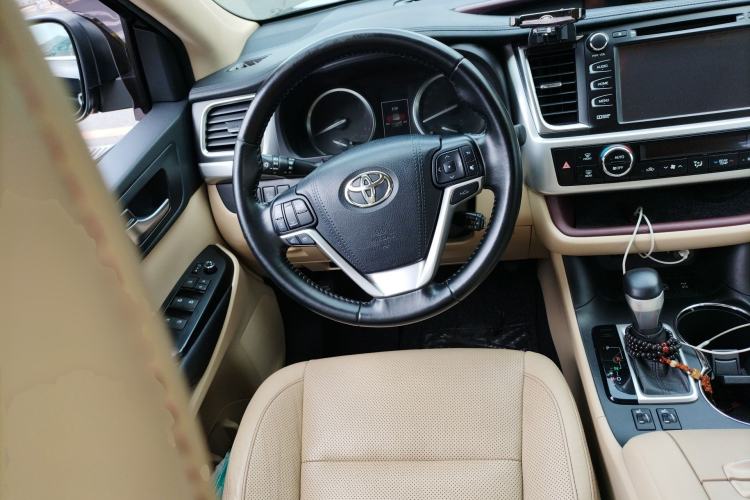 Used Toyota Highlander 2017 2.0T Four-Wheel Drive Luxury Edition 7 Seats