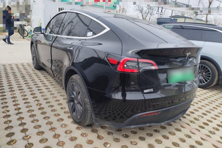 Used Tesla Model Y 2023 Long-Range All-Wheel-Drive Version