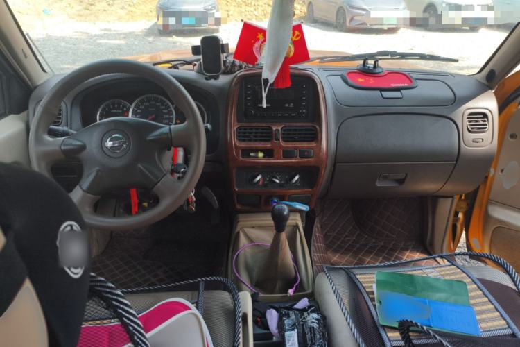 Used Nissan ZN Van 2013 2.4L Two-Wheel Drive Standard Model with 5 Seats