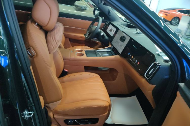 Used Hima AITO M8 2025 Extended-Range Ultra Version 53.4 kWh 6-Seater Edition