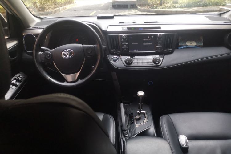 Used Toyota RAV4 2015 2.5L Automatic 4x4 Elite Edition
