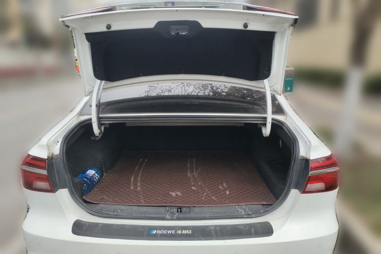 Used Roewe i6 New Energy 2019 PLUS 50T 4G Connected Glory Luxury Edition Trunk