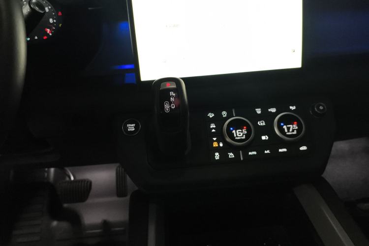 Used Land Rover Defender 2025 110 3.0T P400 – Dynamic HSE