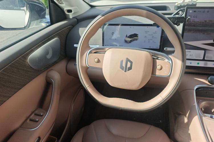 Used Leapmotor C11 2026 Range-Extended 300 LiDAR Prestige Edition Steering Wheel