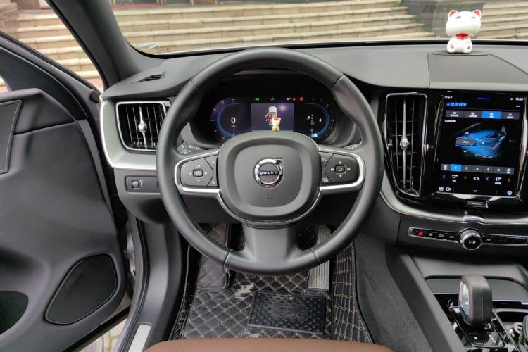 Used Volvo XC60 2022 B5 4x4 Zhiyi Luxury Edition Steering Wheel