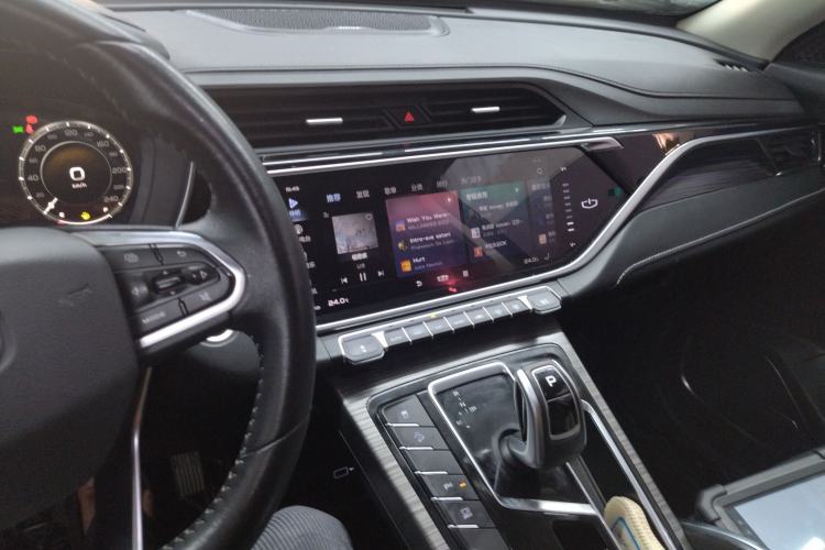 Used Geely Auto Emgrand X7 Sport 2020 1.8TD DCT ZhiZun PRO Center Console