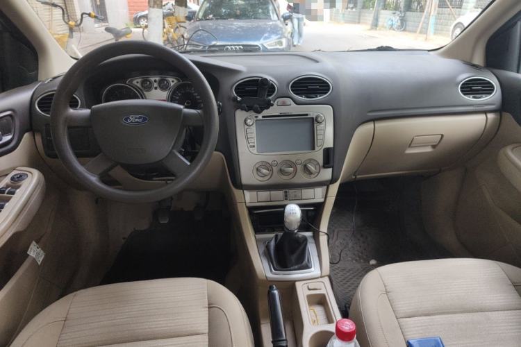 Used Ford Focus 2013 Sedan Classic 1.8L Manual Base Model