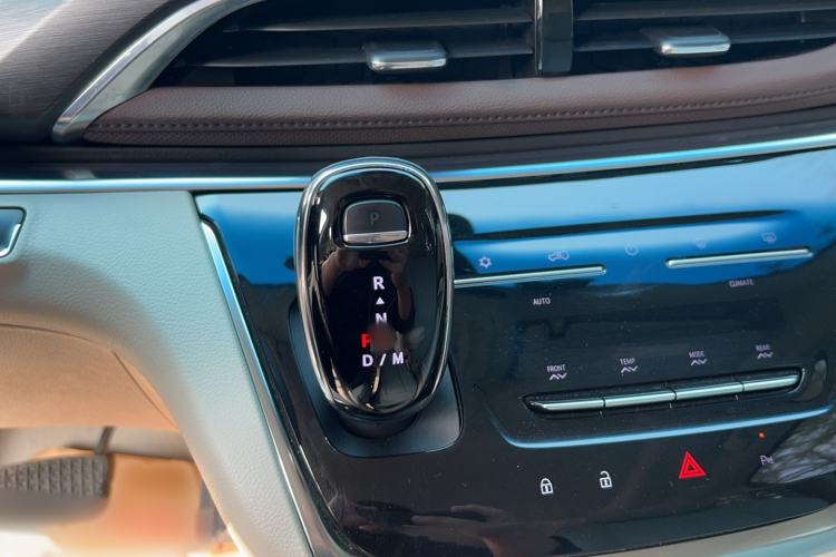 Used Buick GL8 2023 Land Executive Class Comfort Model