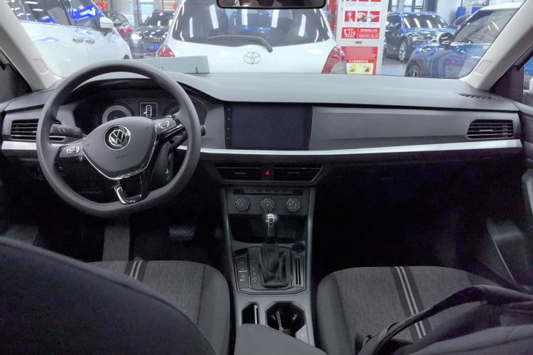 Used Volkswagen Lavida 2022 1.5L Automatic Fashion Edition Center Console