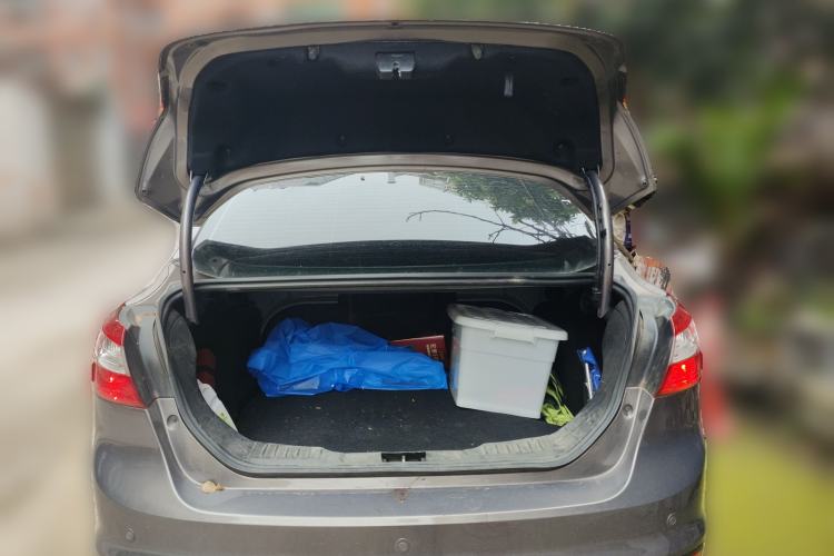 Used Ford Focus 2012 Sedan 1.6L Automatic Fashion Edition
